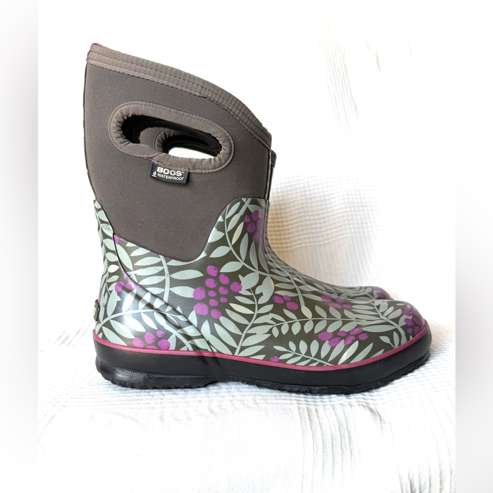 BOGS Women's Leaf Pattern Boots - Gray and Purple